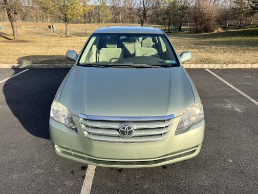 Photo 1 of 28 of 2006 Toyota Avalon XL